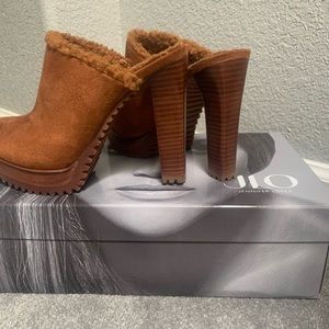 LIKE NEW: JLo Flory Platform Mule